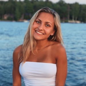 Meet your Posher, Ashley